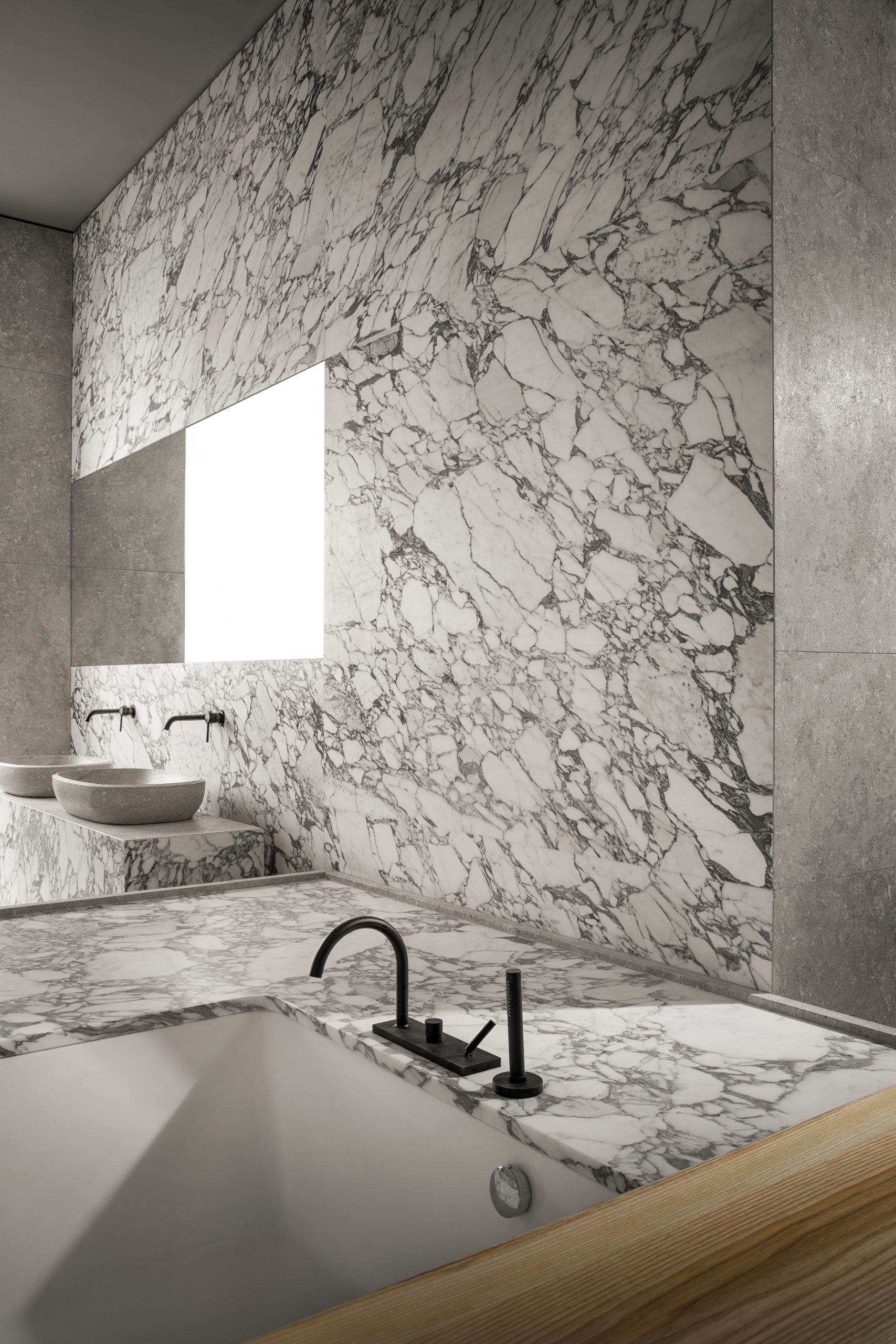Arabescato marble Bathroom detail in the Showroom Interior Design by Debiasi Sandri for Grassi Pietre